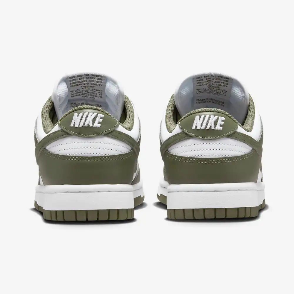 T nis Nike SB Dunk Low Medium Olive Royal Sneakers