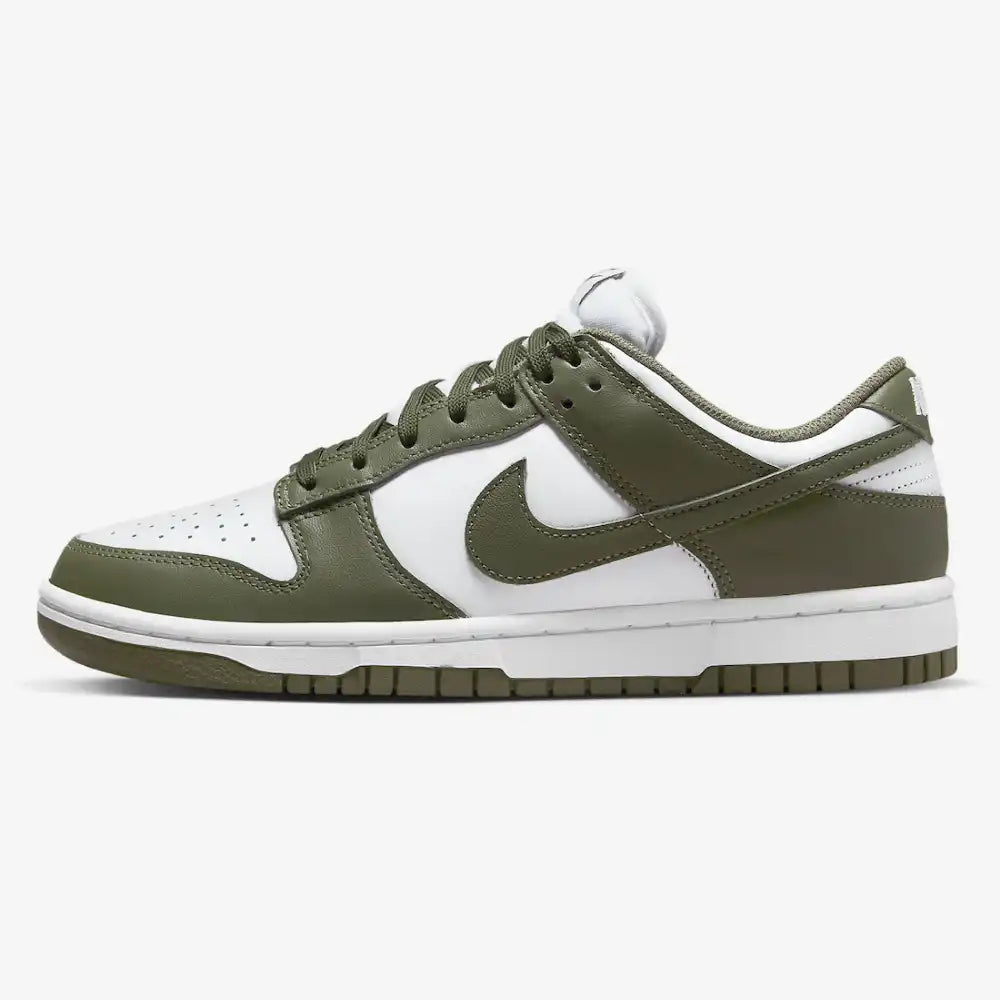 T nis Nike SB Dunk Low Medium Olive Royal Sneakers