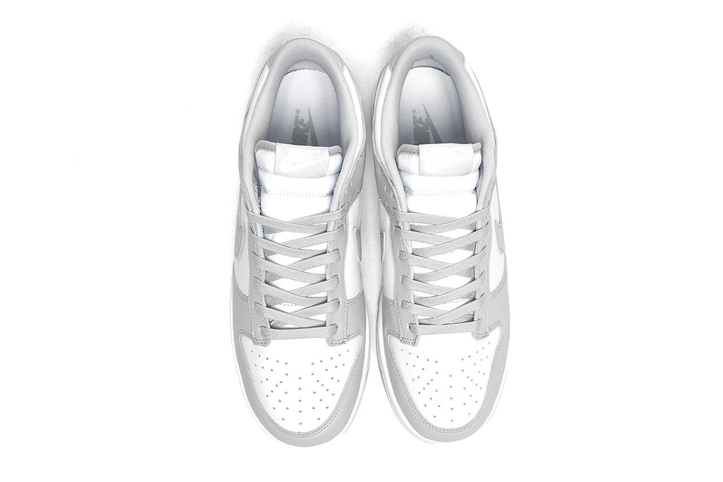 T nis Nike SB Dunk Low Grey Fog Royal Sneakers