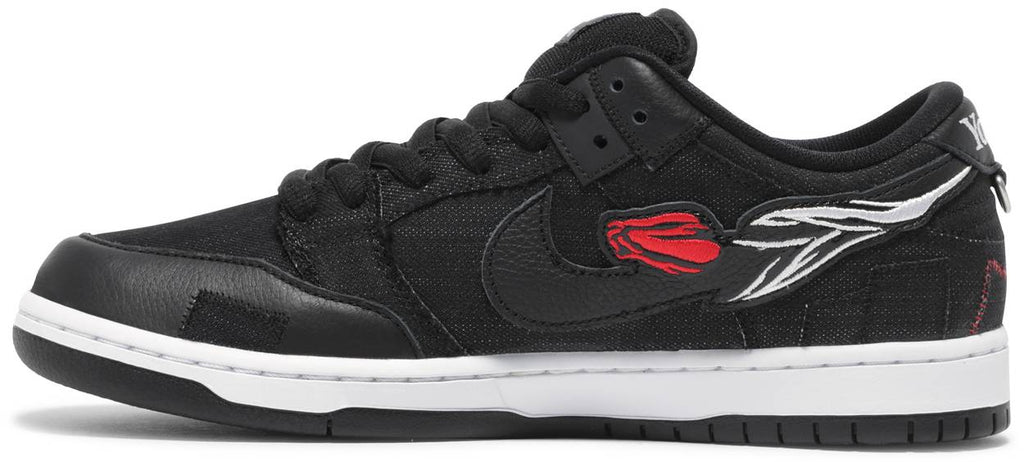 Nike sb dunk low black red sale